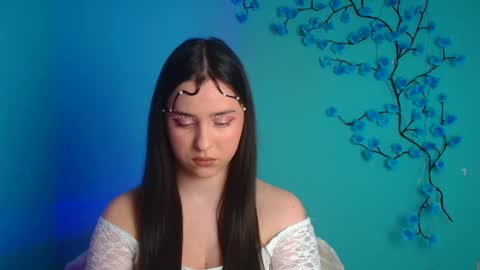 Mia online show from 10, 4, 2026