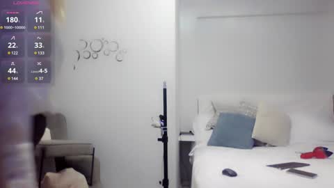 Mia online show from 1, 1, 2025