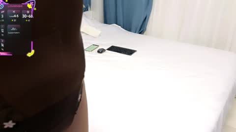 Mia online show from 4, 10, 2025