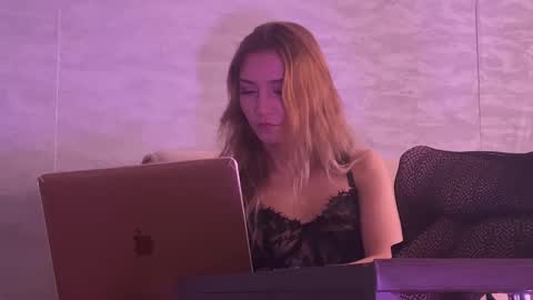 missmiroslava online show from 18, 3, 2026