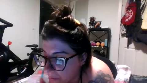 Snapshot of missmonatoyou chatting on 2, 4, 2026 MissMona online show from 2, 4, 2026