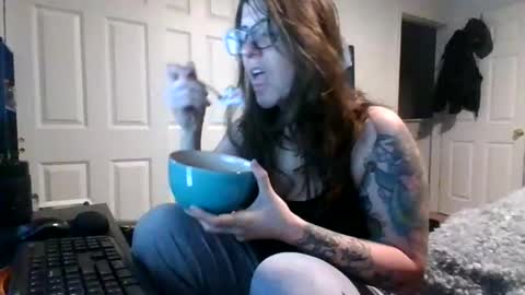 Snapshot of missmonatoyou chatting on 9, 4, 2026 MissMona online show from 9, 4, 2026