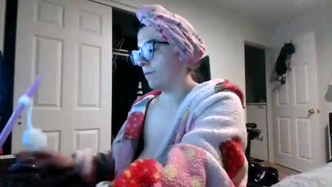 Snapshot of missmonatoyou chatting on 21, 4, 2026 MissMona online show from 21, 4, 2026