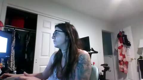 Snapshot of missmonatoyou chatting on 26, 5, 2026 MissMona online show from 26, 5, 2026
