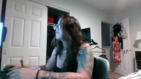 Snapshot of missmonatoyou chatting on 25, 6, 2026 MissMona online show from 25, 6, 2026