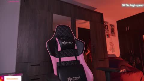 Snapshot of missmoonn chatting on 1, 2, 2026 MissMoon online show from 1, 2, 2026