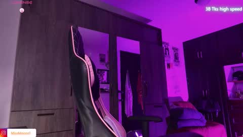 Snapshot of missmoonn chatting on 7, 2, 2026 MissMoon online show from 7, 2, 2026