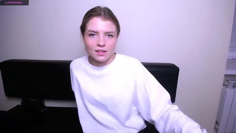 Snapshot of missoliviaa_ chatting on 14, 12, 2024 Olivia online show from 14, 12, 2024