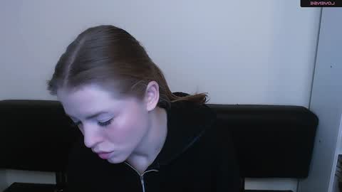 Snapshot of missoliviaa_ chatting on 3, 1, 2025 Olivia online show from 3, 1, 2025