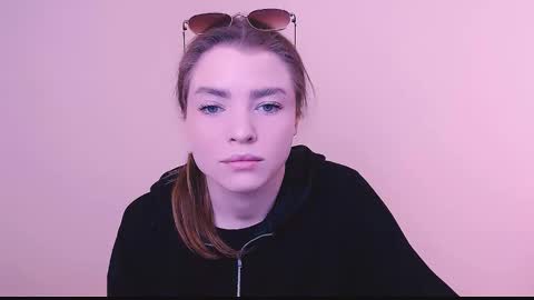 Snapshot of missoliviaa_ chatting on 10, 2, 2025 Olivia online show from 10, 2, 2025