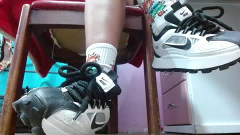 TELL ME MISS online show from 23, 3, 2026