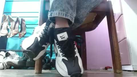 TELL ME MISS online show from 24, 3, 2026