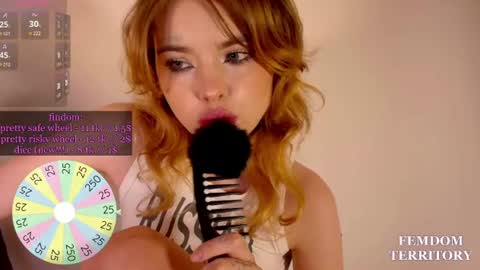Snapshot of missslola chatting on 18, 6, 2026 Misss Lola Angel online show from 18, 6, 2026