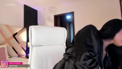 Fernanda Davila online show from 31, 3, 2026