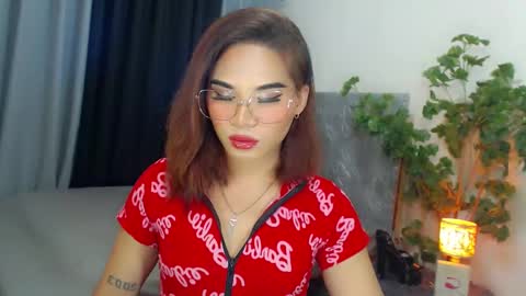 misstrishontop online show from 9, 2, 2025