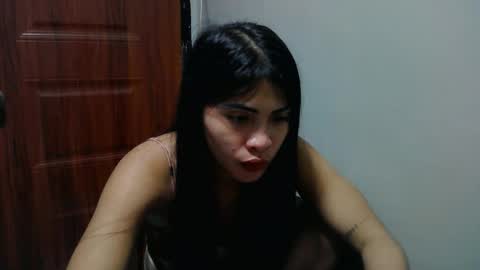 Snapshot of missunknownxoxo chatting on 19, 5, 2026 sofia online show from 19, 5, 2026