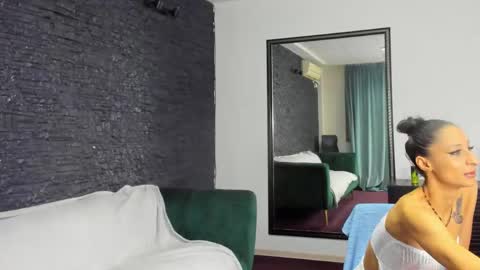 Snapshot of missvelourax chatting on 18, 5, 2026 Luisa online show from 18, 5, 2026