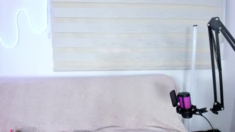 Pau OFmissweetpeach online show from 10, 1, 2026