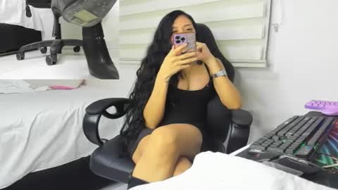 Snapshot of mistress_findom1 chatting on 4, 10, 2025 mistress_findom1 online show from 4, 10, 2025