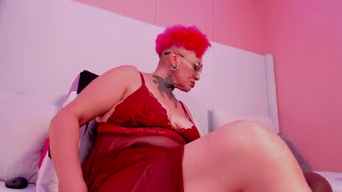 Snapshot of mistress_sandy chatting on 18, 5, 2026 Sandy Mistress online show from 18, 5, 2026