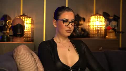 Mistress Kelly online show from 19, 4, 2026