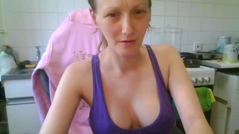 Snapshot of mistressmilly32 chatting on 24, 6, 2026 mistressmilly32 online show from 24, 6, 2026