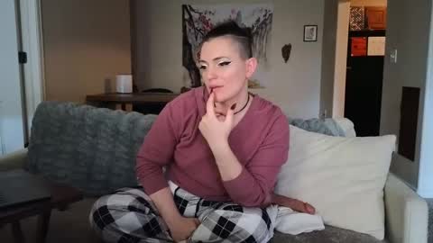 Snapshot of mistressquynnxo chatting on 11, 12, 2024 Mistress Quynn online show from 11, 12, 2024