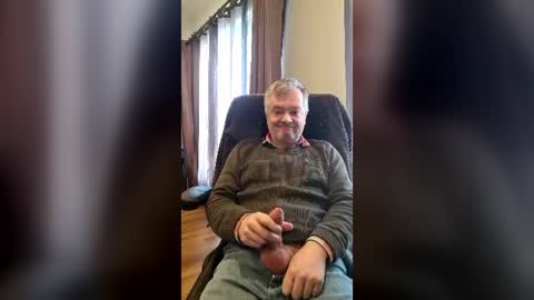 Snapshot of mitchoxxford chatting on 12, 6, 2026 mitchoxxford online show from 12, 6, 2026