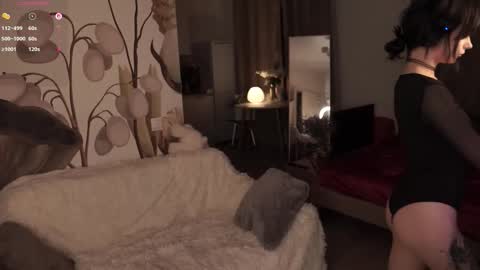 Snapshot of miuri_miy chatting on 3, 10, 2025 Yuka online show from 3, 10, 2025