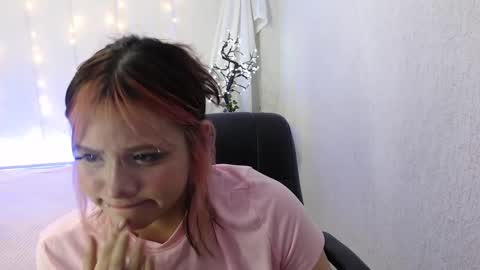 mixie_cute online show from 1, 12, 2024