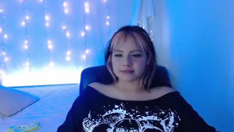 mixie_cute online show from 5, 12, 2024