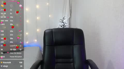 mixie_cute online show from 20, 12, 2024