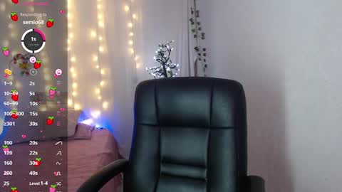 mixie_cute online show from 12, 1, 2025