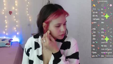 mixie_cute online show from 2, 3, 2025