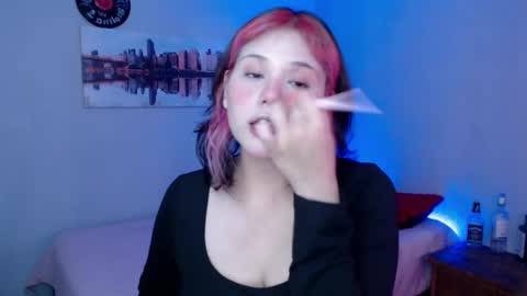 mixie_cute online show from 7, 3, 2025