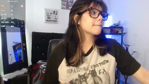 mixie_cute online show from 4, 11, 2025