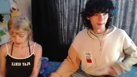 Snapshot of mixipeach chatting on 13, 5, 2026 Naomi and Nekorii online show from 13, 5, 2026
