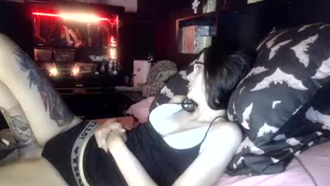 Snapshot of mizzbonez chatting on 12, 6, 2026 Mizz Bonez online show from 12, 6, 2026