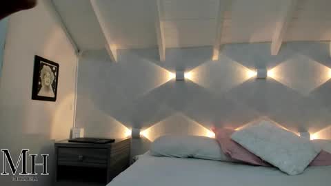 mizzhell_ online show from 24, 11, 2025