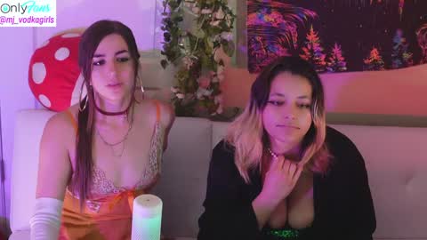 Hera  Tethra Bathtub stream  20k followers  Ask about our custom videos3 online show from 21, 12, 2024