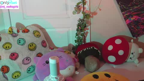 Hera  Tethra Bathtub stream  20k followers  Ask about our custom videos3 online show from 30, 12, 2024