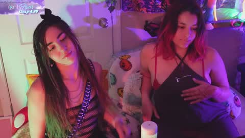 Hera  Tethra Bathtub stream  20k followers  Ask about our custom videos3 online show from 25, 1, 2025