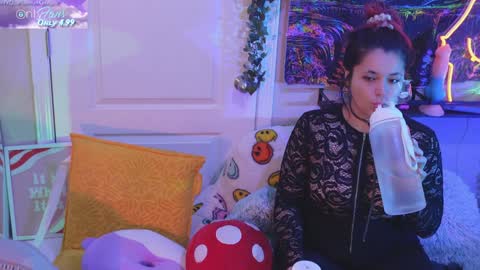 Hera  Tethra Bathtub stream  20k followers  Ask about our custom videos3 online show from 27, 1, 2025