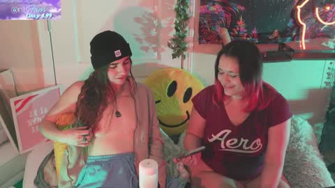 Hera  Tethra Bathtub stream  20k followers  Ask about our custom videos3 online show from 30, 1, 2025