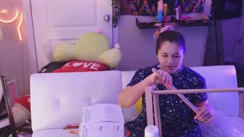 Hera  Tethra Bathtub stream  20k followers  Ask about our custom videos3 online show from 28, 2, 2025