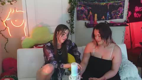 Hera  Tethra Bathtub stream  20k followers  Ask about our custom videos3 online show from 12, 3, 2025