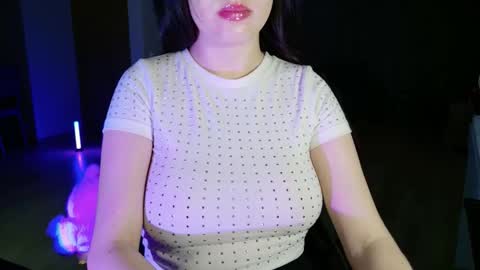 Snapshot of mmm_sweety_kitty chatting on 21, 11, 2025 mmm_sweety_kitty online show from 21, 11, 2025