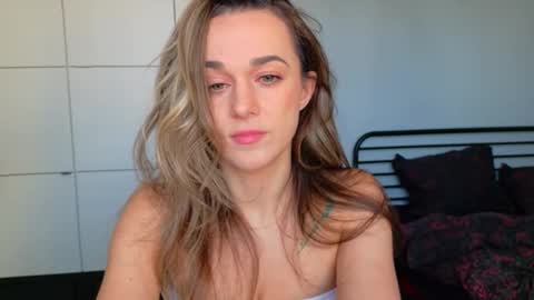 mmminnie online show from 27, 3, 2026