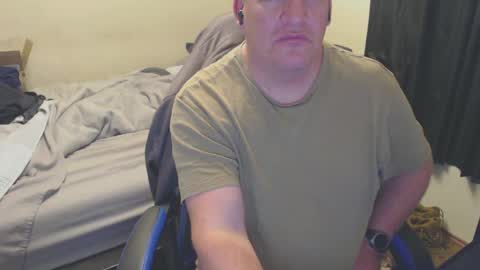 Snapshot of mmmthatsfunnn chatting on 4, 1, 2025 mmmthatsfunnn online show from 4, 1, 2025