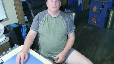 Snapshot of mmmthatsfunnn chatting on 10, 11, 2025 mmmthatsfunnn online show from 10, 11, 2025